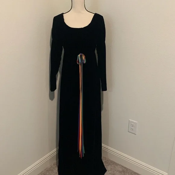 Young Innocent by Arpeja full length renaissance - Picture 2 of 3